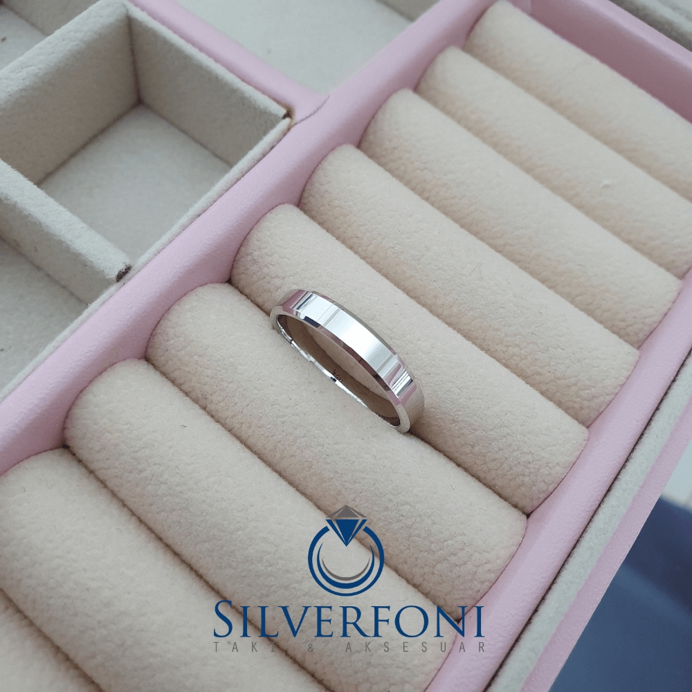 Silverfoni  Bayan 4mm Küt Kesim Klasik Gümüş Alyans