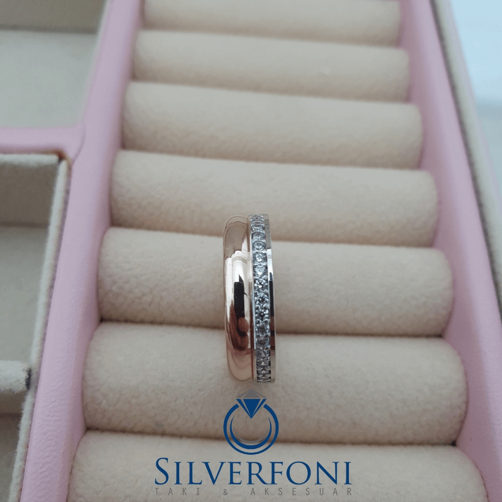 Silverfoni Mutlu Roze Sıra Taşlı Bayan Alyans