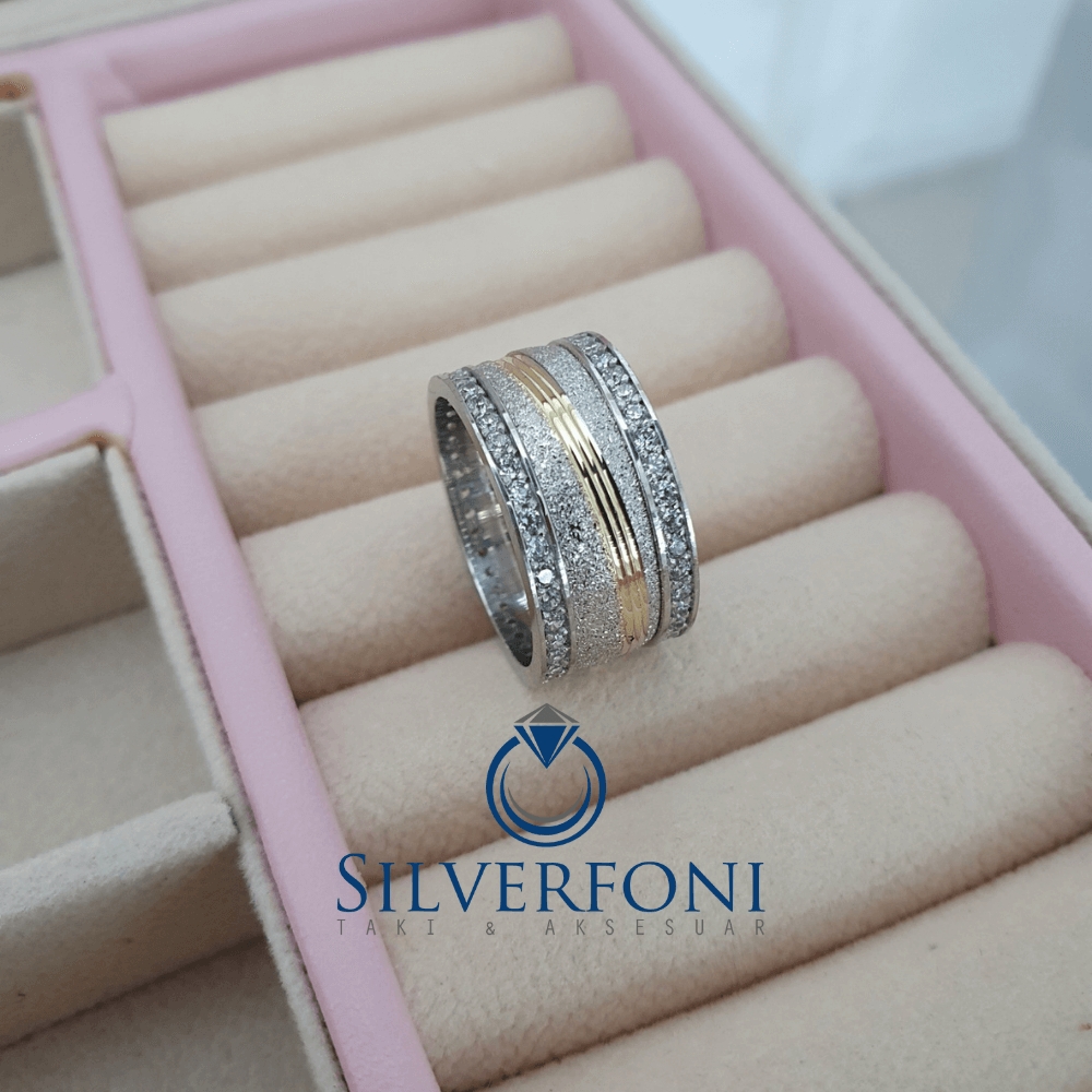 Silverfoni Su Yolu Sıra Taşlı Bayan Alyans