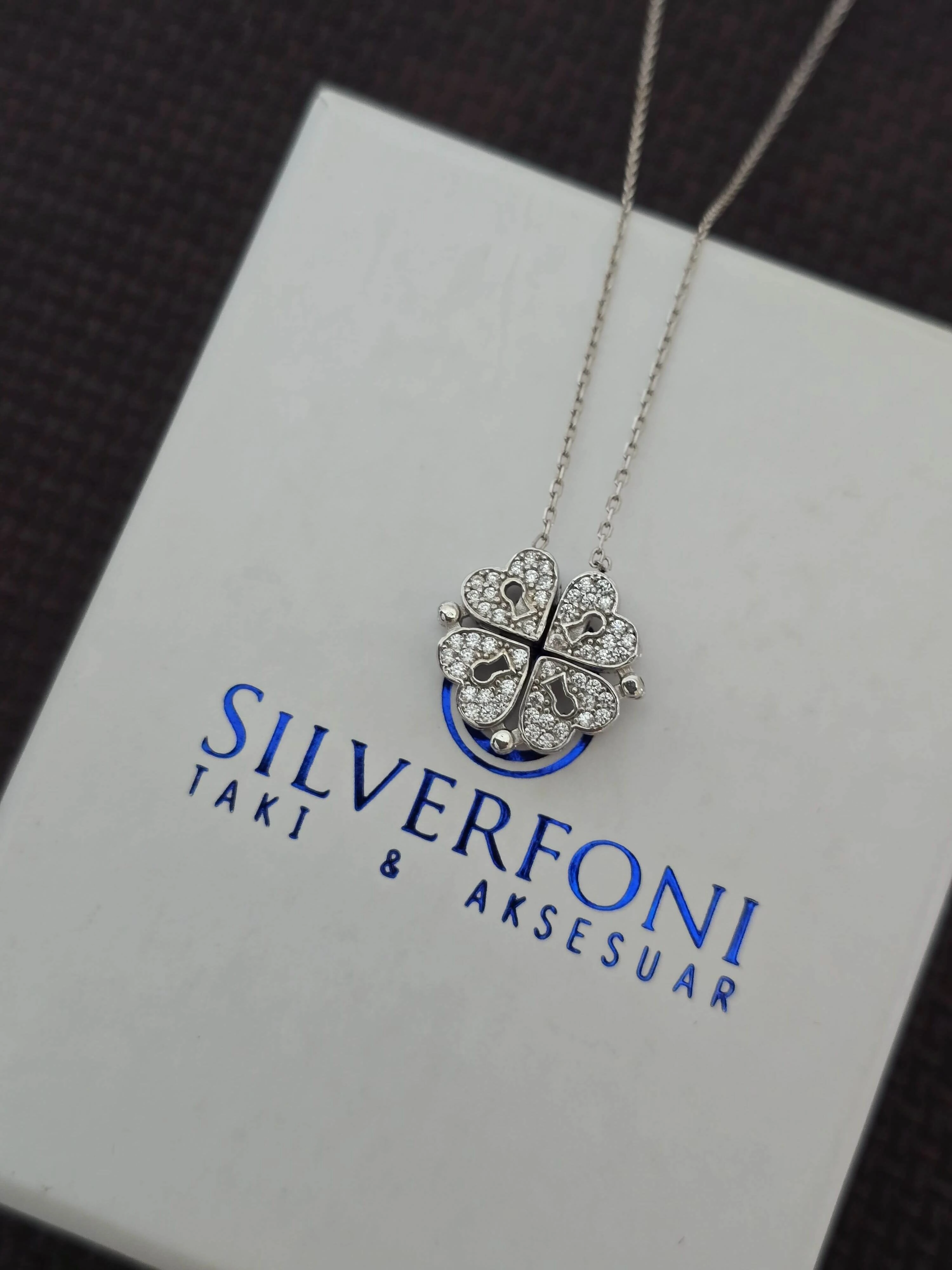 Silverfoni 925 Ayar Gümüş Bayan kalp anahtar açılır  Kolye