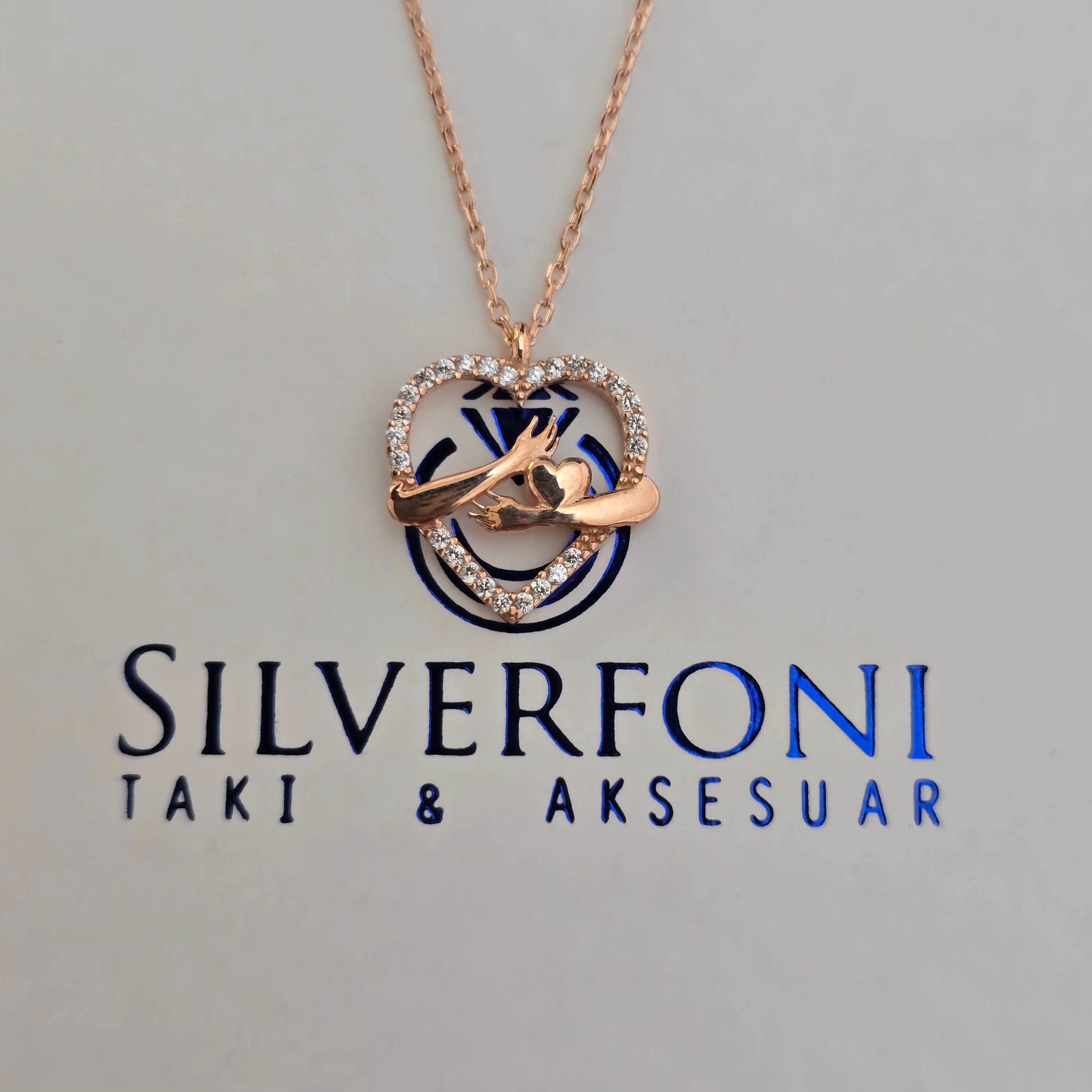 Silverfoni 925 Ayar Gümüş Bayan kalp sarılalım Kolye