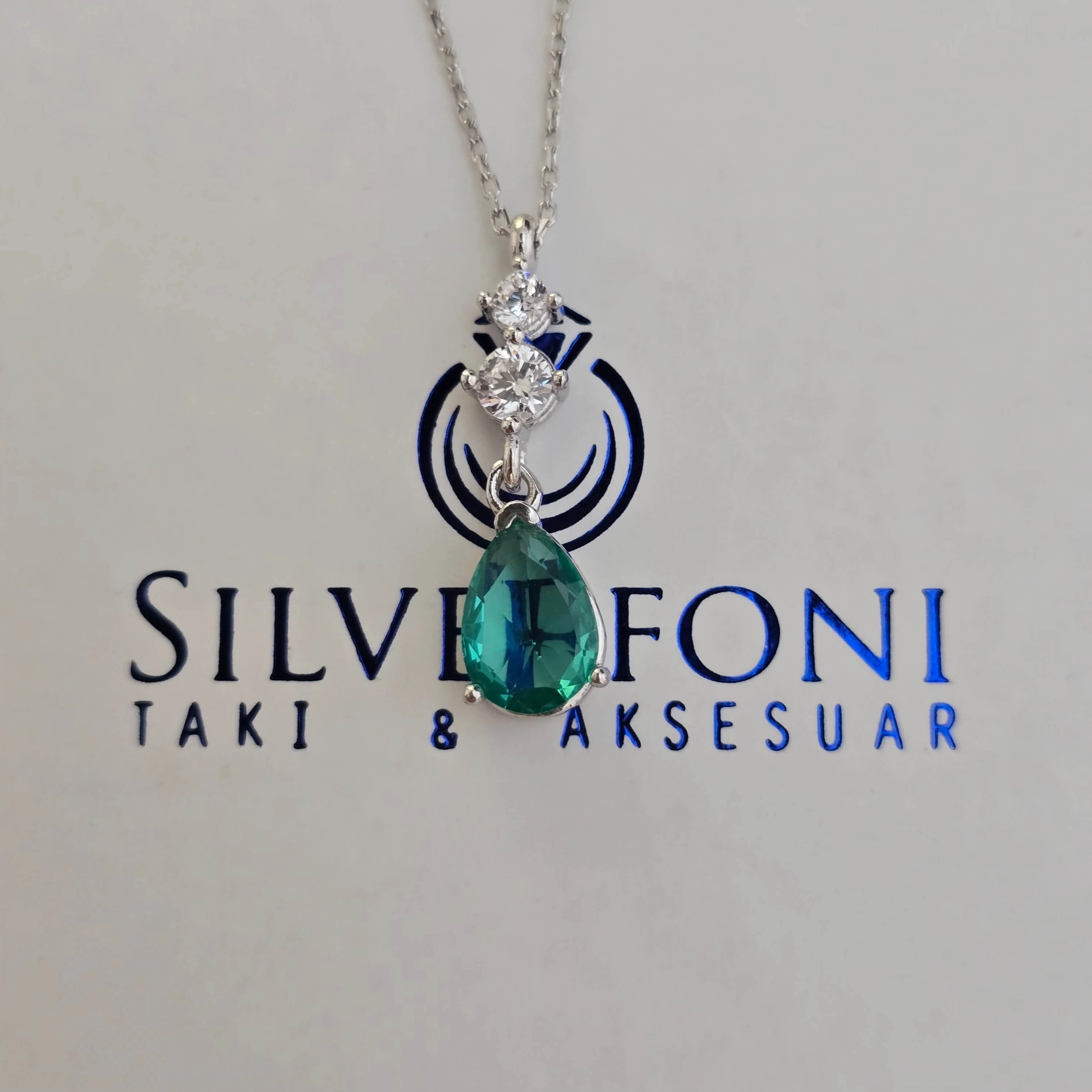 Silverfoni 925 Ayar Gümüş Bayan damla kesım Kolye