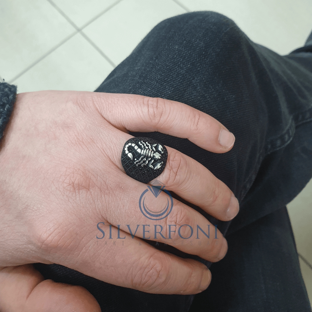 Silverfoni 925 Ayar Akrep figürlü  mikro taşlı erkek yüzük