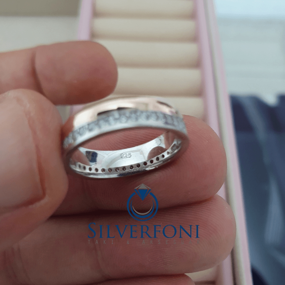 Silverfoni Mutlu Roze Sıra Taşlı Bayan Alyans