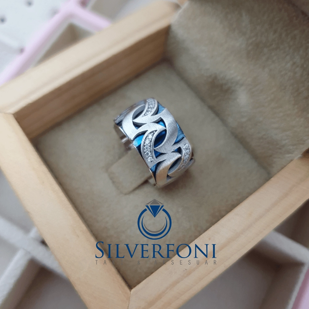Silverfoni Bumerang Modeli Alevtopu Alyans – Özel Tasarım Yüzük