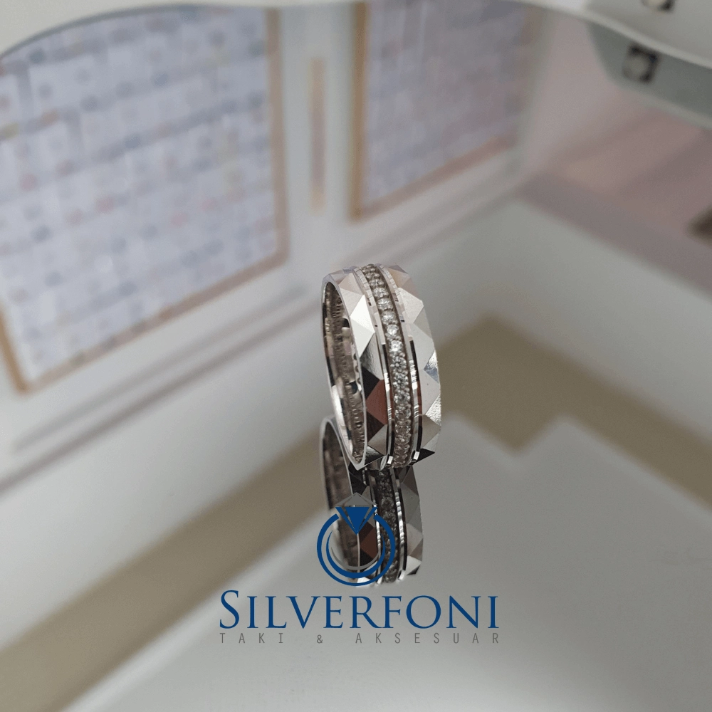 Silverfoni Prizma Sıra Taşlı Bayan Alyans