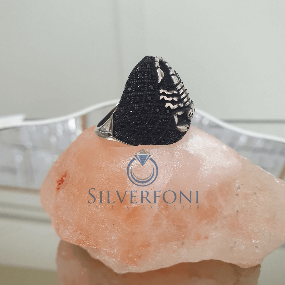 Silverfoni 925 Ayar Akrep figürlü  mikro taşlı erkek yüzük
