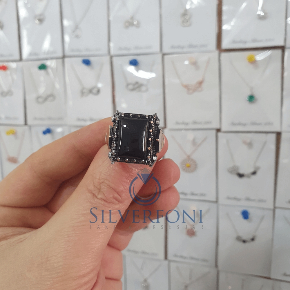 Silverfoni 925 Ayar Gümüş siyah taşlı  erkek yüzük