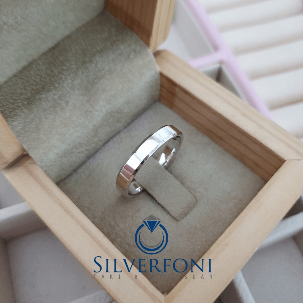 Silverfoni  Bayan 4mm Küt Kesim Klasik Gümüş Alyans