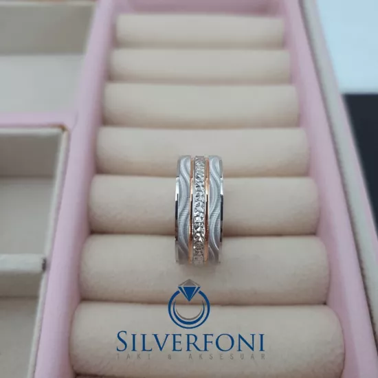 Bayan Roze Tırtık Model Alyans