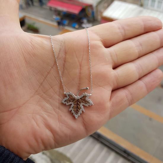 Silverfoni 925 Ayar Gümüş Zirkon Taşlı Çınar Yapragı Kolye